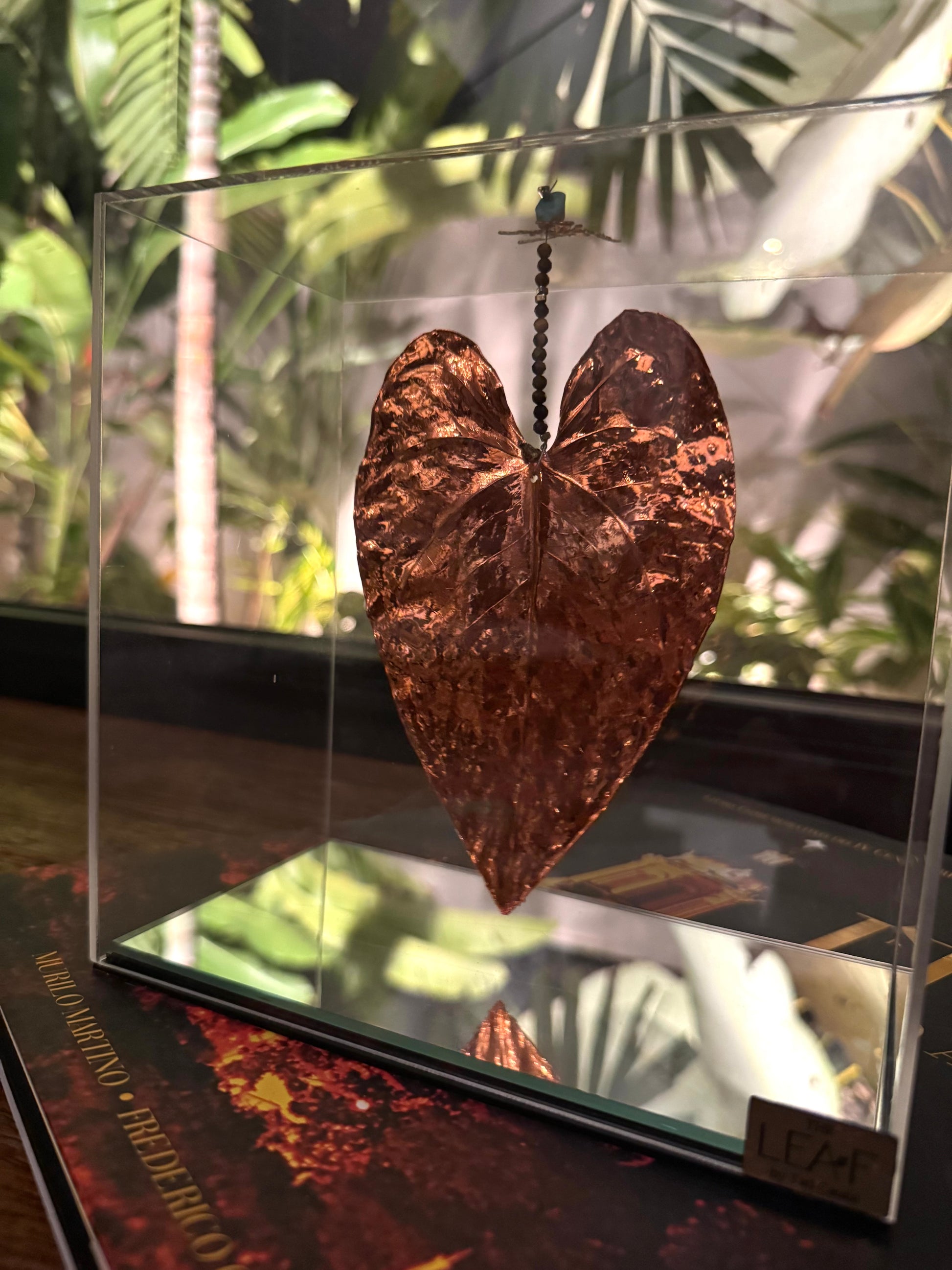 Decoração folha de antúrio no acrílico