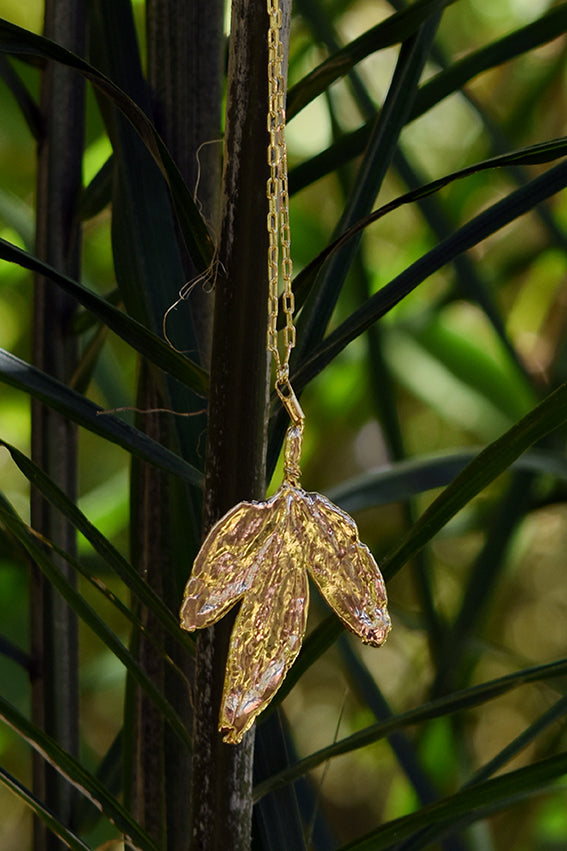 Colar jasmim amarelo