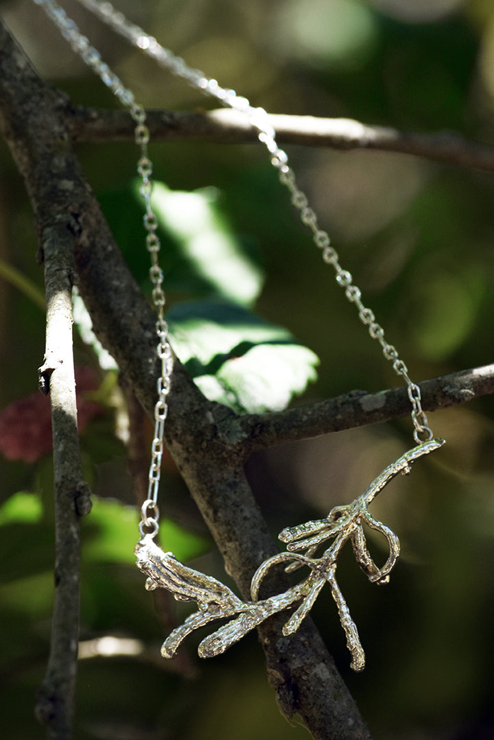 Colar de alecrim horizontal